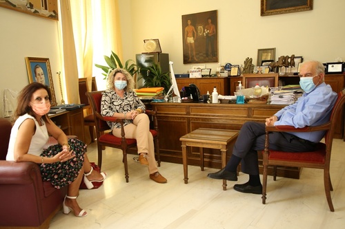 Δήμαρχος Ηρακλείου Βασίλης Λαμπρινός: «Φοράμε μάσκα για να προστατέψουμε τον εαυτό μας και τους άλλους» - Συνάντηση Δημάρχου με την Διοικήτρια της 7ης ΥΠΕ


