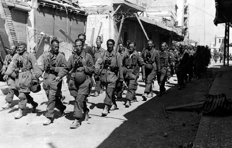 Τμήμα του 1ου Συντάγματος Αλεξιπτωτιστών στην οδό Ίδης την 29η Μαΐου 1941