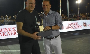   Ο Δήμος Ηρακλείου τίμησε τον κορυφαίο αθλητή του μπάσκετ Νίκο Γκάλη