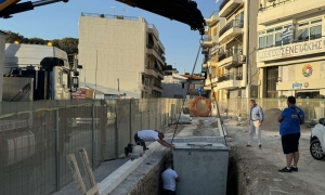 Ξεκίνησε η τοποθέτηση υπόγειων κάδων απορριμμάτων και στο κέντρο του Ηρακλείου

